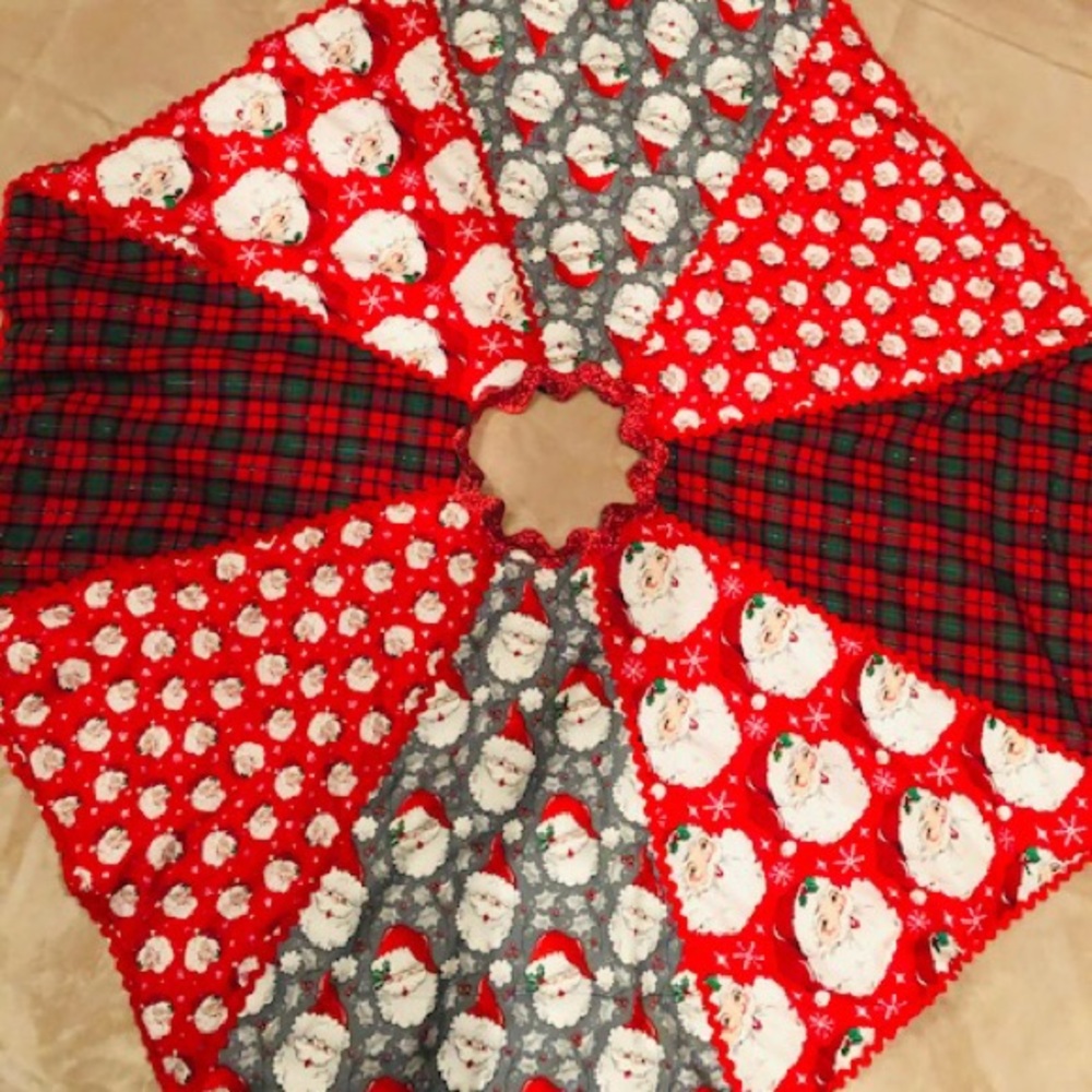 Santa Christmas tree skirt